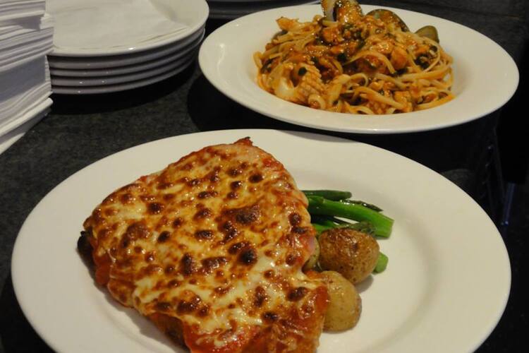 Manos Italian Restaurant At Paradise Point Paradise Point Gold Coast